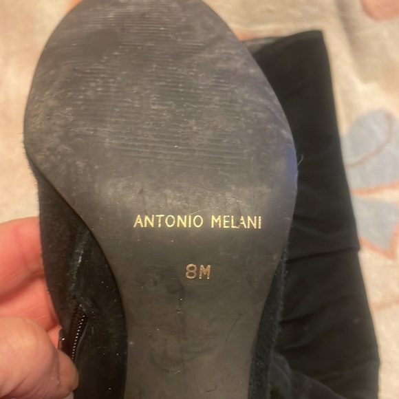 Classic black suede boots - Picture 7 of 8